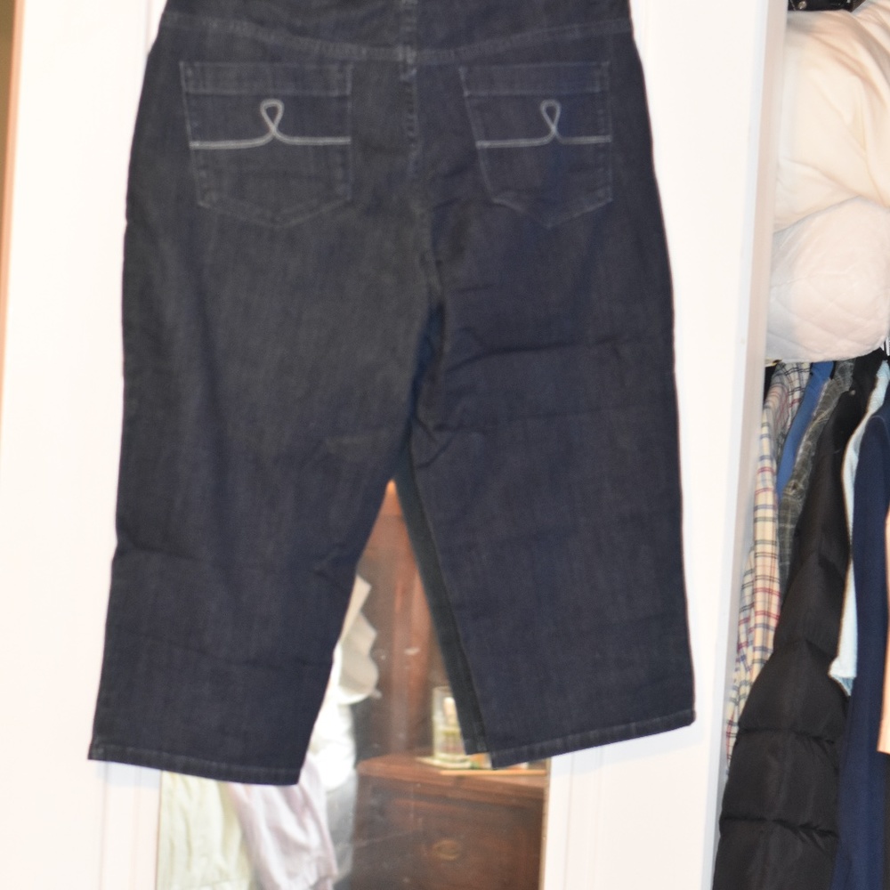 Jean Capris - Picture 2 of 3